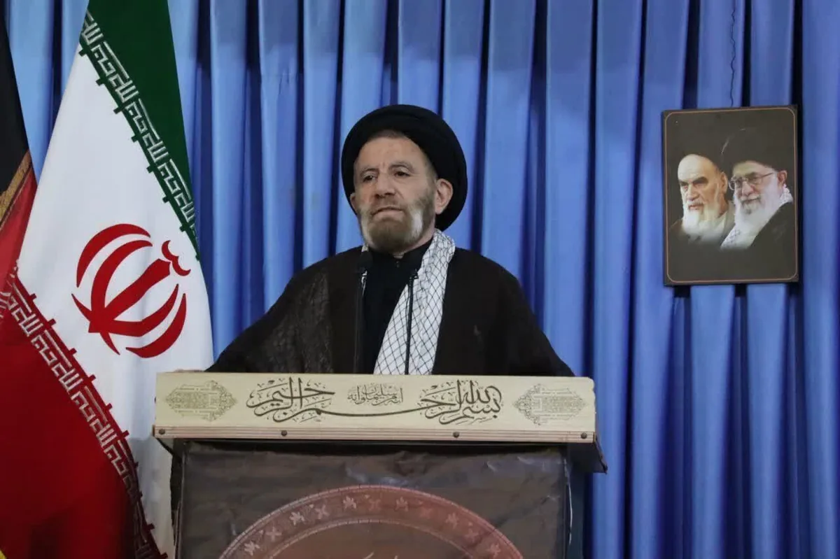 امام جمعه خرمآباد: ملت ایران در مقابل زیادهخواهی آمریکا عقبنشینی نمیکند