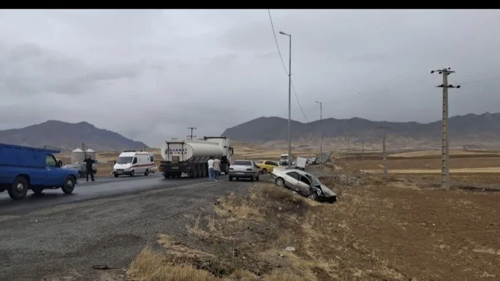 ۲ تصادف در جاده قاقان ۱۱ مصدوم برجای گذاشت