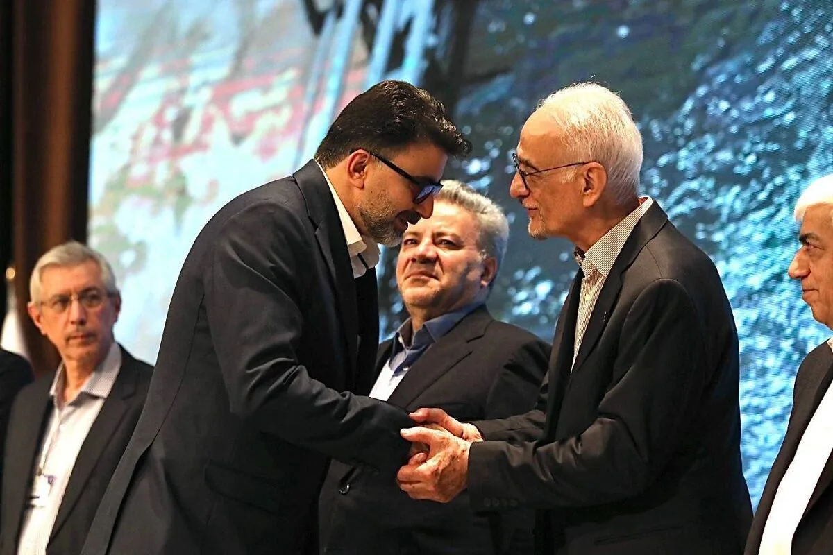 فدنسِ فولاد خوزستان؛ برترین طرح سمپوزیوم فولاد ۱۴۰۵