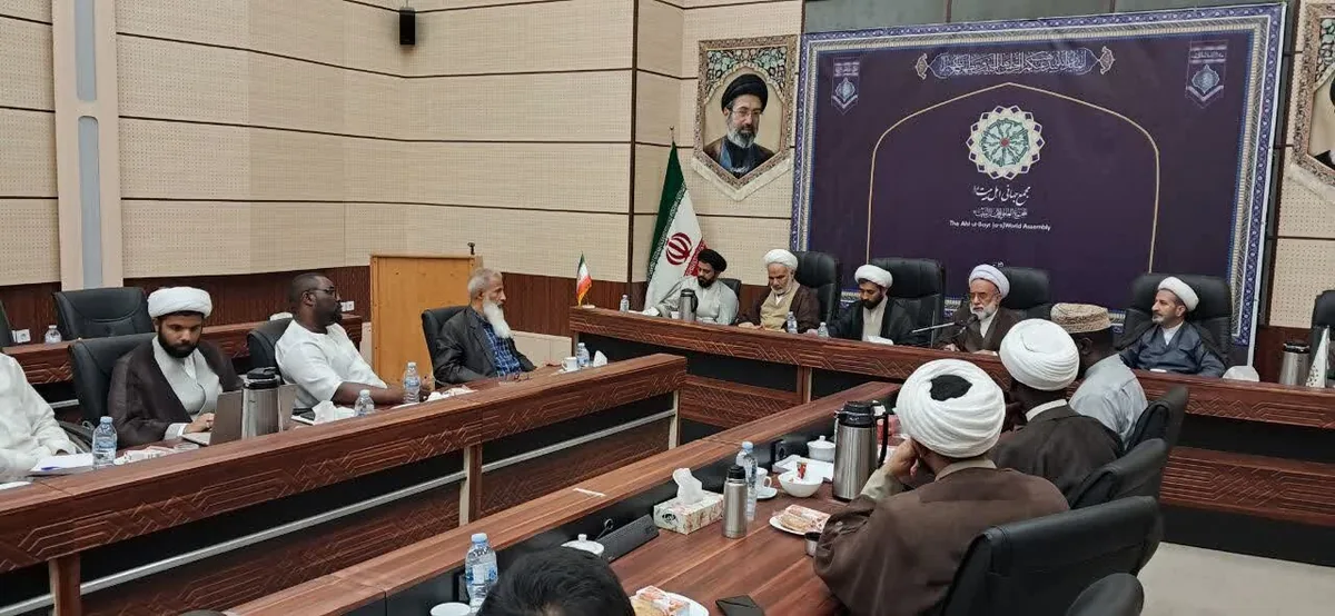 دیدار طلاب تانزانیا در قم با حجت‌الاسلام مهدوی‌پور؛ بررسی راهکارهای تقویت فعالیت‌های اسلامی و تبلیغی در آفریقا