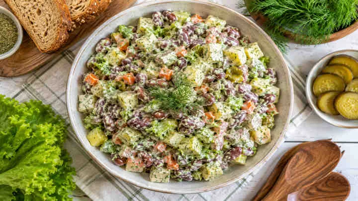 نکات و فوت‌وفن های طرز تهیه سالاد لوبیا چیتی