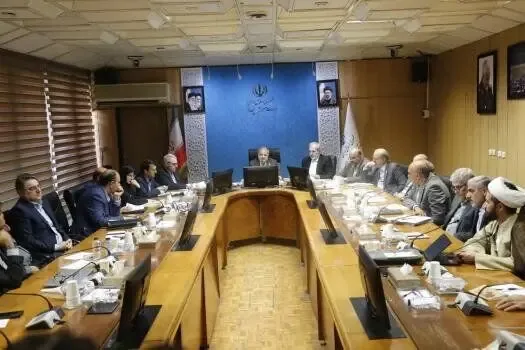 تأکید کاظمی بر پرداخت مطالبات فرهنگیان و حضور پرشور دانشآموزان در مراسم ۱۳ آبان
