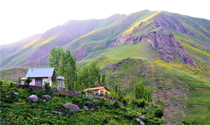 آخرهفته از تهران بیرون بزنید؛ ۴ مقصد نزدیک برای فرار یک‌روزه از شلوغی شهر