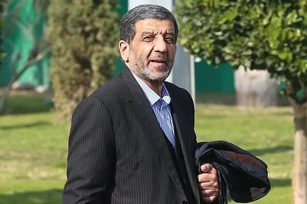 ضرغامی در خصوص قشر خاکستری تصریح کرد: دربارهی قشری که برخی خاکستری مینامند رهبری معتقدند، حتما باید تلاش زیادی شود تا خسارتی که از ناحیه ندانم کاری و غفلت و بعضاً تعمد عدهای به این عقبهی مهم وارد شده جبران شود / همهی نیروهای وفادار به نظام باید برای تحقق رهنمود تاریخی ایشان، برنامه و اقدام عملی داشته باشند
