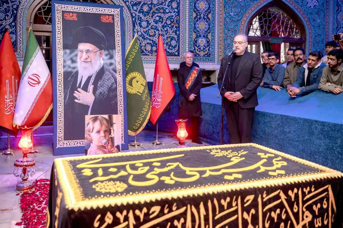 شعرخوانی افشین علا بر مزار رهبر شهید