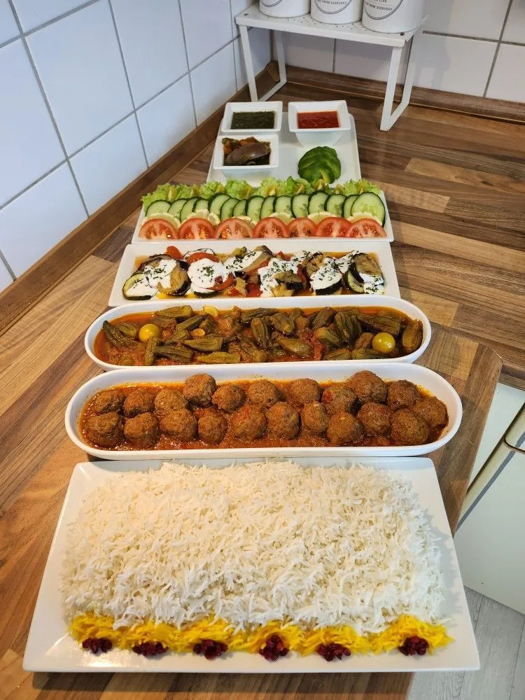 تزیین میز غذا ایرانی