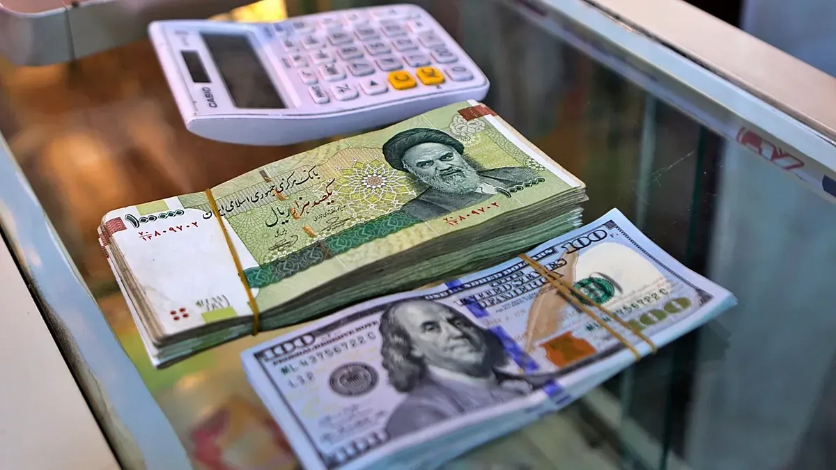 فروش ۲ میلیارد دلار برای نجات بازار یا جمعآوری ریال/ نقشه ارزی بانک مرکزی چیست؟