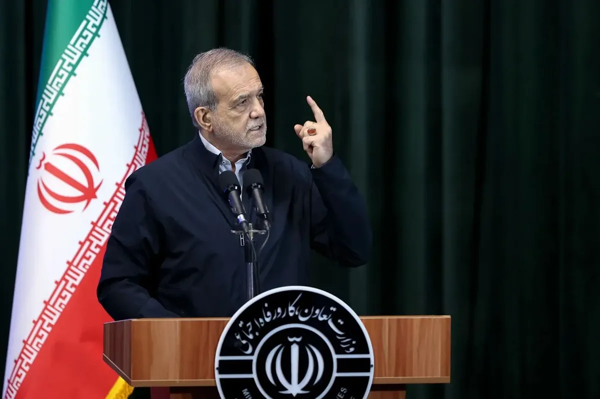 پزشکیان: جنگ اقتصادی قابل مشاهده نیست و به مراتب سختتر و سنگینتر از جنگ نظامی است/ باید از برخوردهای تند و سلبی پرهیز کنیم/ مردم باید بدانند که ما برای حکومت کردن بر آنها نیامدهایم، بلکه برای خدمتگزاری آمدهایم