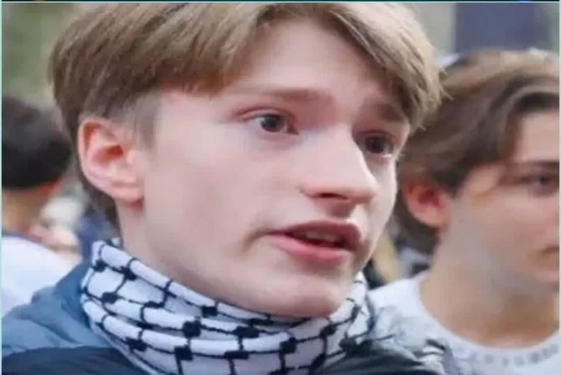 با رهبر ۱۷ ساله شورشیان فرانسه آشنا شوید
