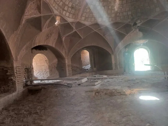بازگشت یک فناوری آبی فراموش‌شده؛ جان‌بخشی به «گاوگرد» بنای تاریخی شرکت فرش کرمان