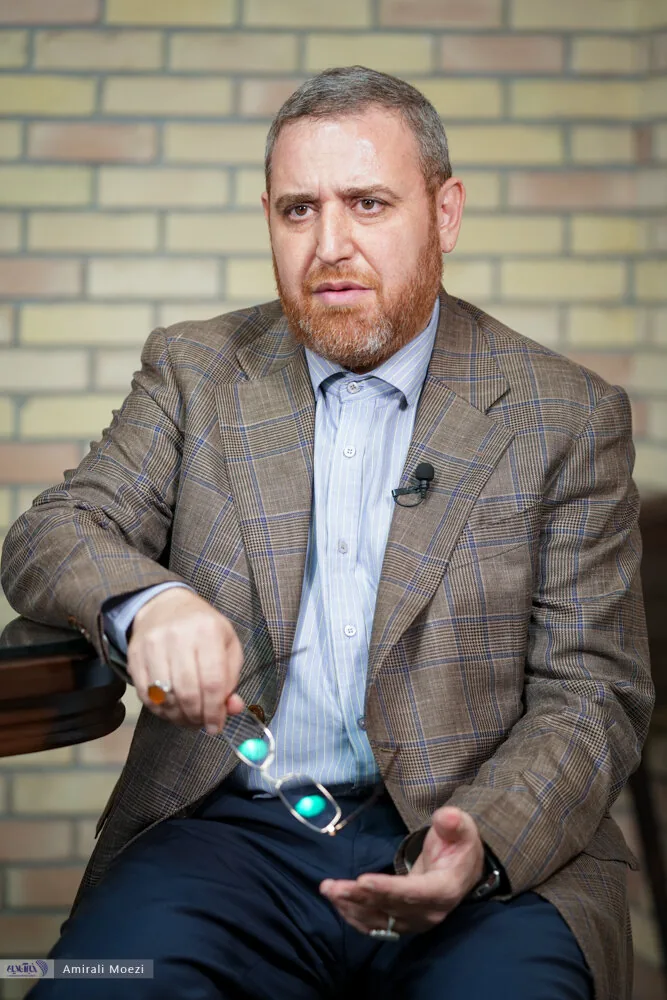 دوقطبی پزشکیان ـ زاکانی در انتخابات ۱۴۰۷؟ / زاکانی علاقه‌مند است که «احمدی‌نژاد ثانی» لقب بگیرد