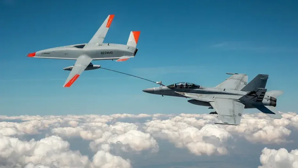 پهپاد MQ-25A Stingray  در حال سوخترسانی