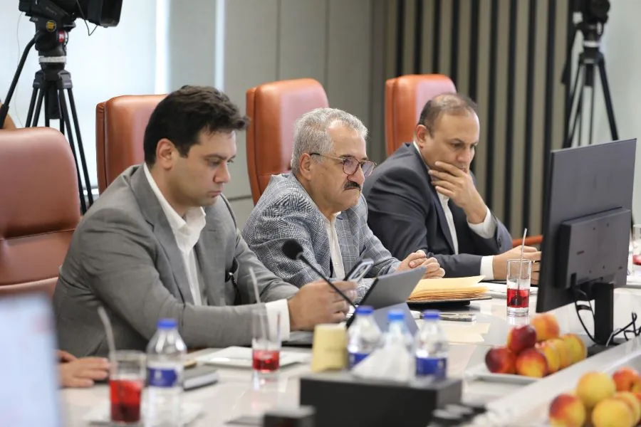 صنعت خودرو بر سر دوراهی؛ توسعه ساخت داخل یا تداوم فرسایش زنجیره تامین