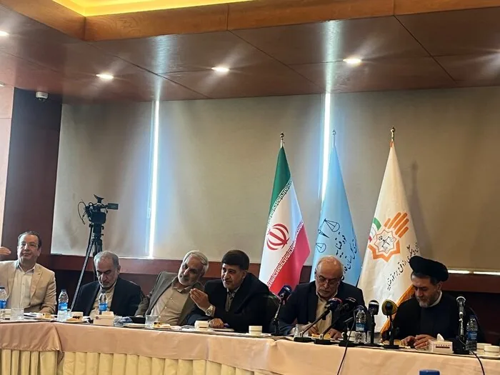 از تحریم داخلی تا بروکراسی اداری؛ صاحبان صنایع کشور مطالبات خود را در شیراز مطرح کردند