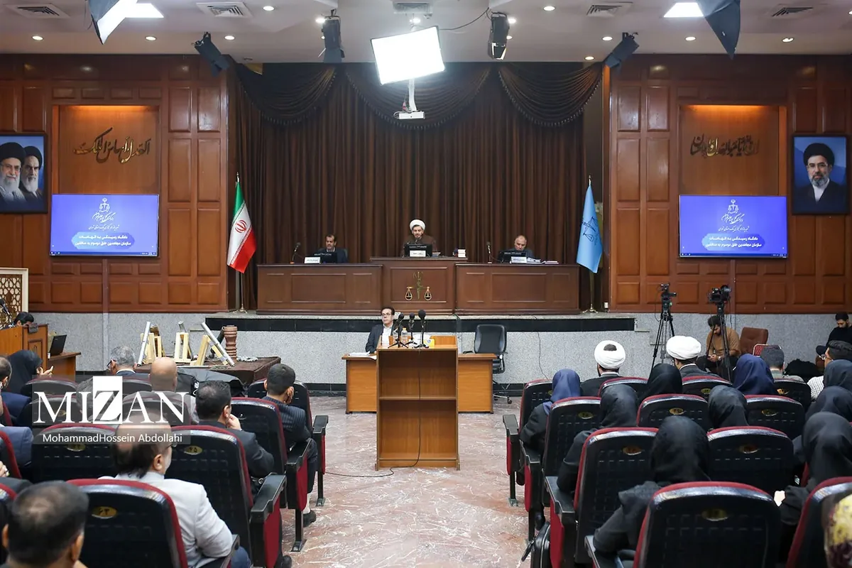 منافقین با رژیم اسرائیل و آمریکا همکاری میکنند