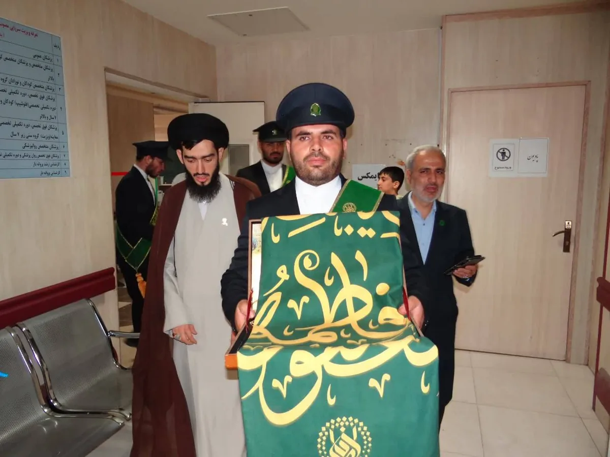تجلیل خادمان حرم حضرت معصومه (س) از پرستاران
