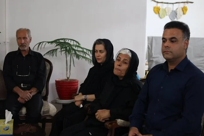 دیدار مدیرعامل ایرنا با خانواده عقاب تیزپرواز ارتش ایران؛ بزرگ‌منشی شهید کاظمی زبانزد بود