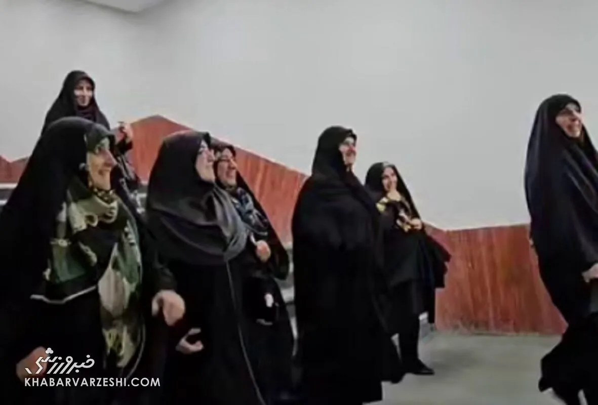 ویدیو| معاونان رئیسجمهور تماشاگر دربی زنان شدند