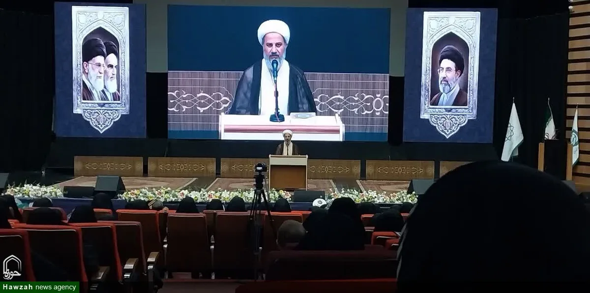 ضرورت تغییر رویکرد مدارس علمیه و مراکز بانوان از حالت متعارف به الگوی جهادی