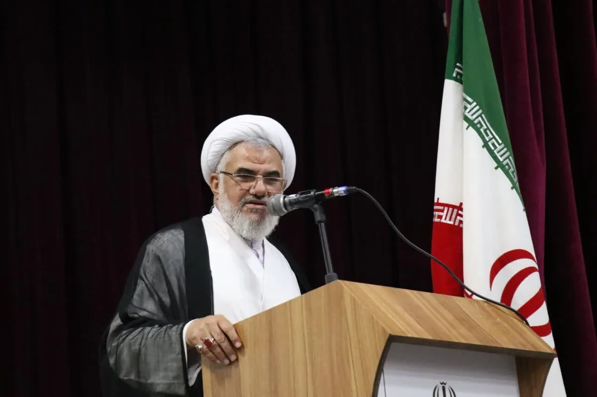 امام جمعه بندرعباس: ساماندهی وضعیت سوخت، نیازمند تدبیر فوری مسوولان استانی است