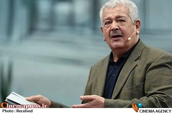 «اجرا روی صحنه» به مصیبت تبدیل شده است/ بساز و بفروشها وارد تهیهکنندگی شدهاند/ با ورود افراد «بازاری» به عرصه «تئاتر» این حوزه آسیب میبیند