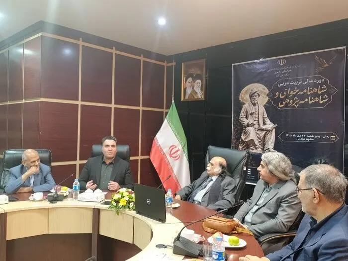 کزازی: شاهکار فردوسی، ایجاد سپاهی شکست ناپذیر از واژگان فارسی است