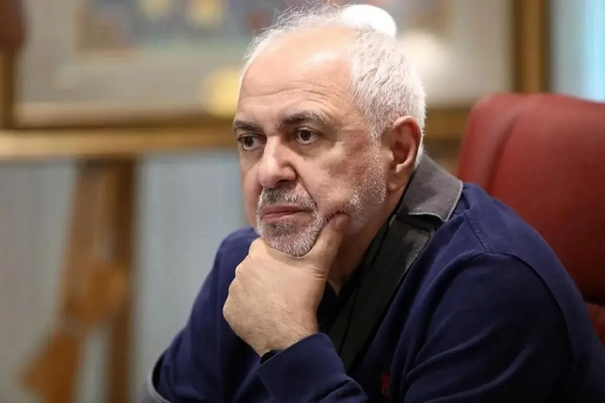 ظریف: ترامپ! هیچ میزانی از جنایات جنگی، از باتلاقی که نتانیاهو در آن گرفتارت کرده نجاتت نخواهد داد؛ مشاورانِ بیمقدارت را برکنار کن / ما با تکیه بر انسجامِ ملی، ویرانهها را دوباره و استوارتر خواهیم ساخت و رفاه و صلح را به سرزمین و منطقهمان بازخواهیم گرداند / تا تحقق این آرمان و آن روزِ روشن، به وعدهی تخلفناپذیر الهی دلگرمیم که «بیترید در کنار دشواری، آسانی است»