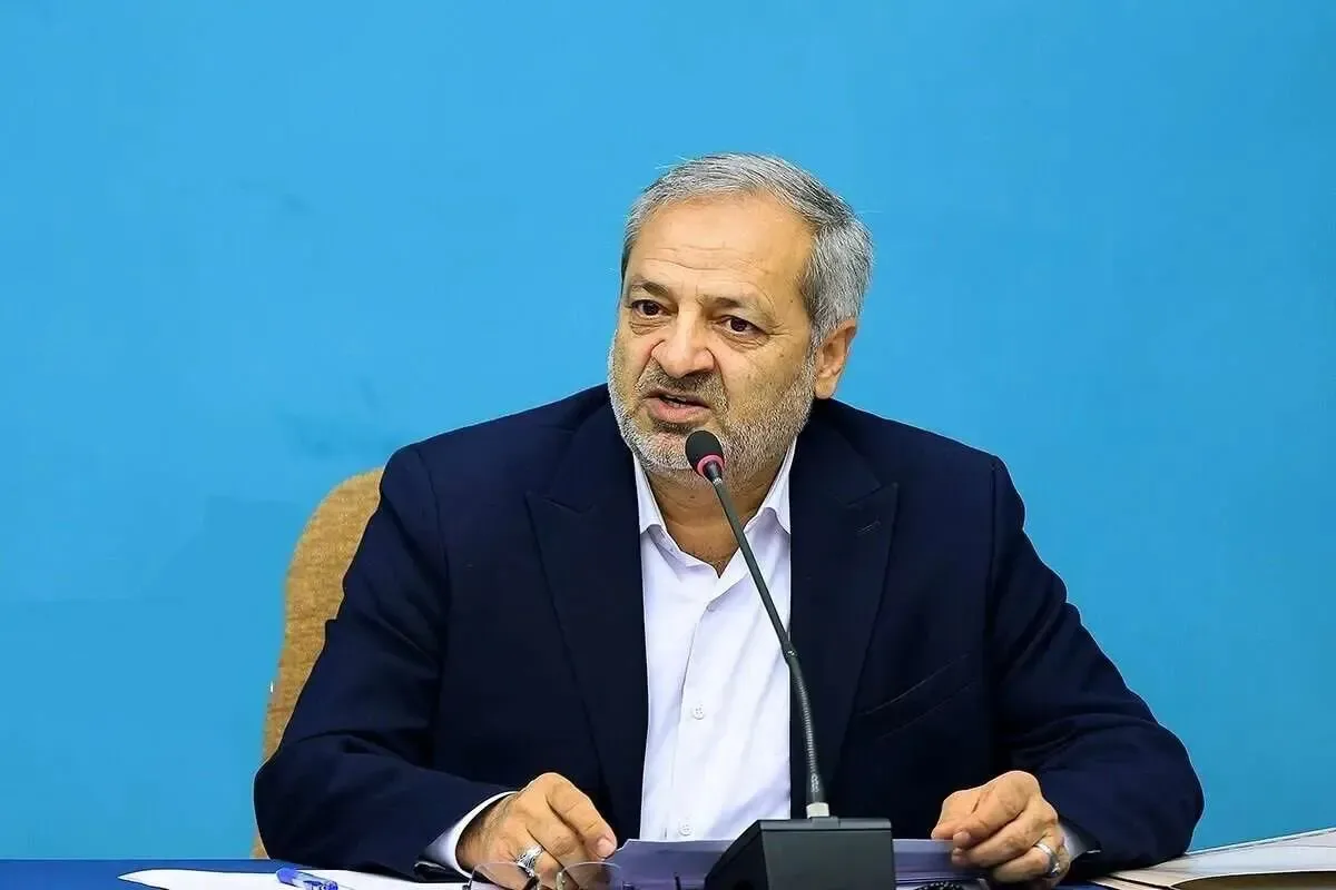 وزیر آموزش و پرورش: استخدام ۱۸۰ هزار نفر در آموزش و پرورش طی دو سال/ تحول برنامههای درسی آغاز شده؛ طرح جدید باید به برنامهای مهارت محور و نشاط بخش تبدیل شود/ باز طراحی ساختار نظام آموزشی در دستور کار قرار گرفته/ استعداد دانشآموز نباید صرفاً با نمره تعریف شود، بلکه توانمندی و علاقه باید در کنار یکدیگر دیده شوند
