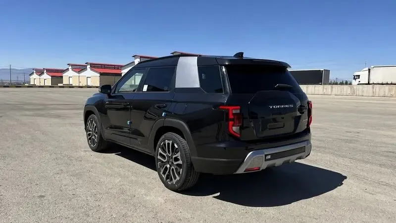 نمای عقب تورس