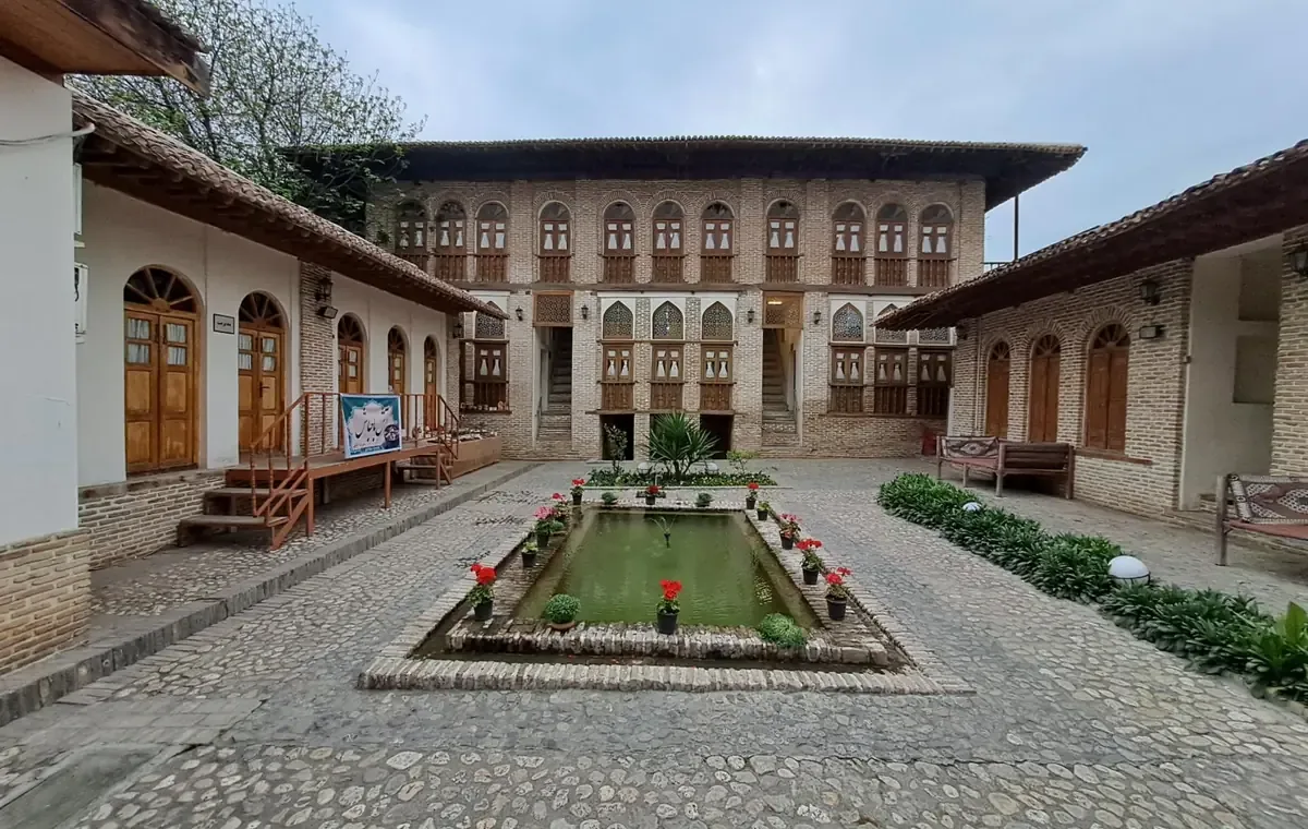 خانه امیرلطیفی و موزه صنایع‌دستی
