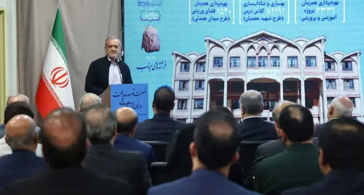نباید با ایجاد محدودیتهای غیرضروری، فرصت فعالیت را از افراد توانمند بگیریم