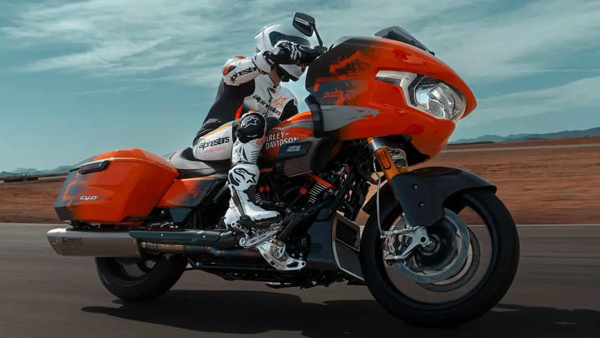 با هارلی دیویدسون CVO Road Glide RR آشنا شوید؛ قدرتمندترین موتورسیکلت تولیدی این برند