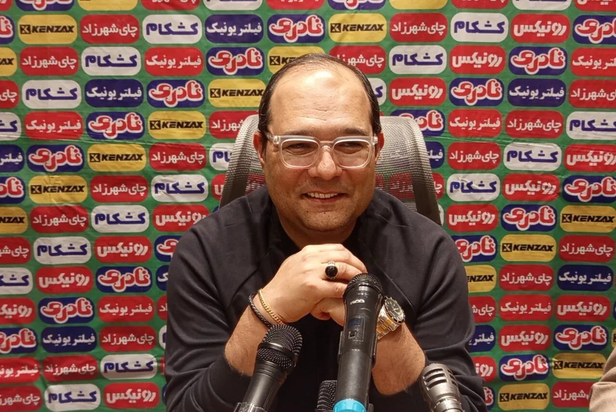 سرمربی ذوب آهن: با تمام توان برای کسب پیروزی و خوشحالی هواداران تلاش میکنیم
