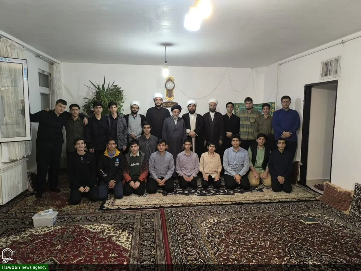 تجلیل طلاب تویسرکانی از خدمات استاد پیشکسوت حوزه+تصاویر