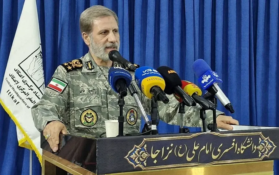 امیر سرلشکر حاتمی: تنگه هرمز تا رعایت حقوق ملت ایران بسته خواهد ماند