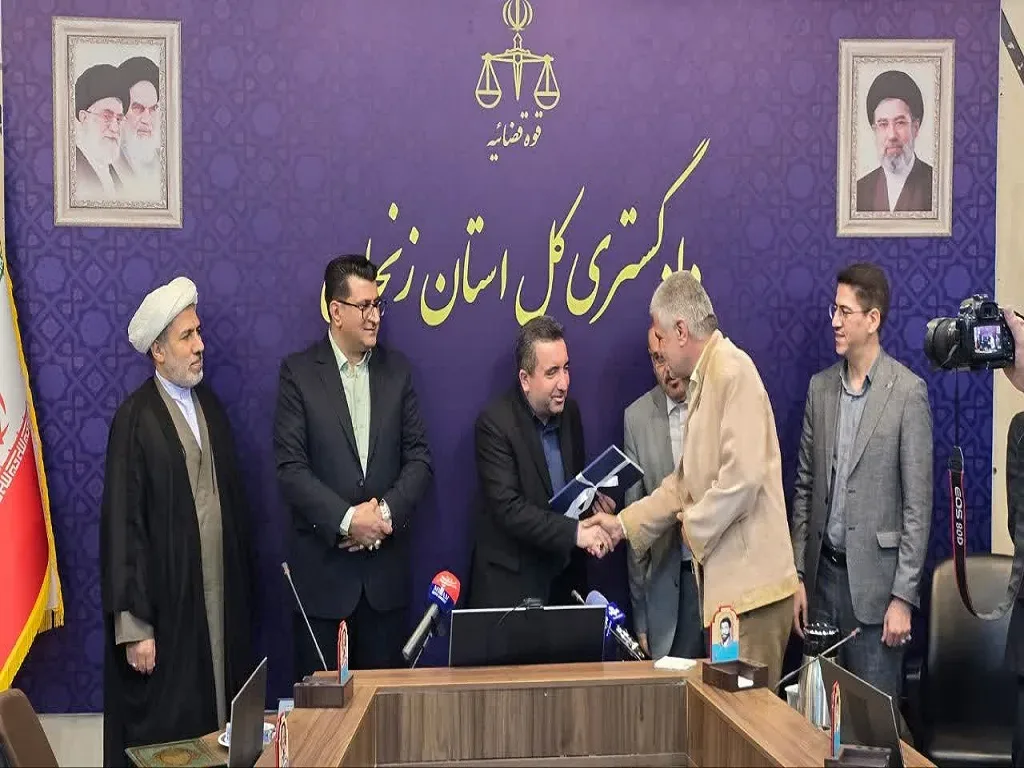 ۲۲۵ فقره سند مالکیت به شهروندان زنجانی تحویل داده شد