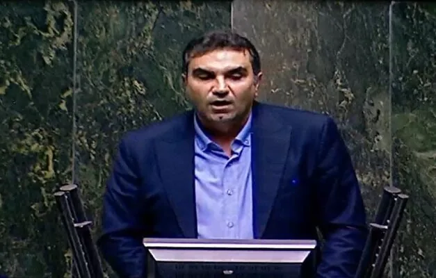 نماینده اردکان در تشریح سوال خود از وزیر اقتصاد: شوکهای ارزی عامل اصلی وضعیت آشفته اقتصاد است/ اجازه تحمیل شوک سوم را نمیدهیم
