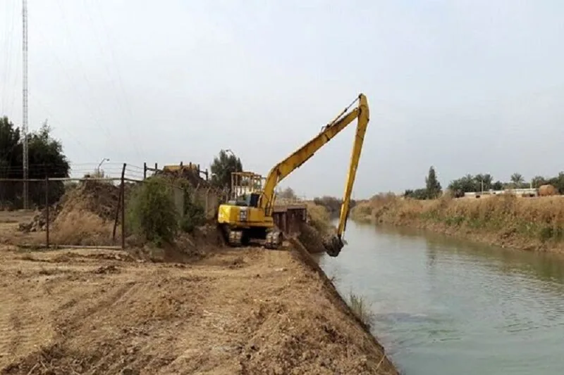 پیشگیری از خسارتهای سیلاب؛ عملیات گسترده لایروبی و پاکسازی کانالهای جویبار آغاز شد