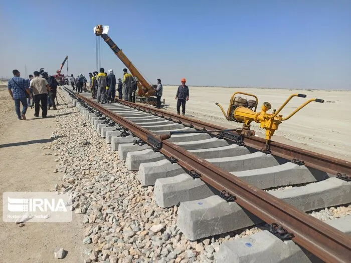 از اقیانوس تا کویر؛ روایتی از پیشرفت ۹۳ درصدی راه‌آهن جنوب شرق کشور