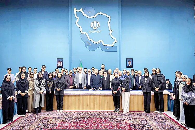 خودتحریمی شکستمان میدهد