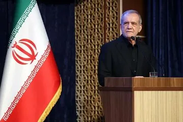 دیدار و گفتگوی رئیسجمهور با رهبر انقلاب درباره مسائل اقتصادی و نظامی کشور