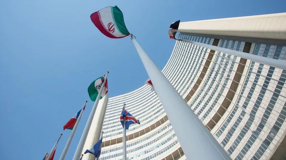 تهران ، خروج از انپیتی را بررسی میکند