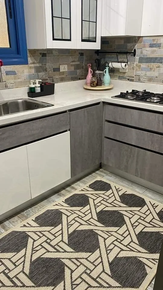 فرش مناسب کابینت طوسی