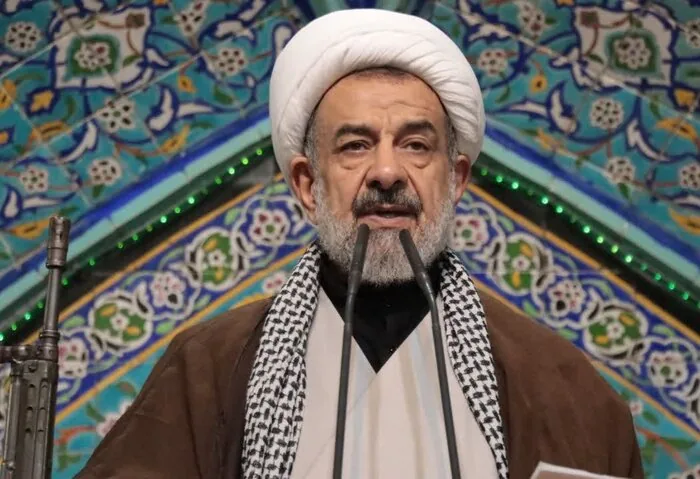امام جمعه گنبدکاووس: پیام‌های رهبری، چراغ راه جامعه است