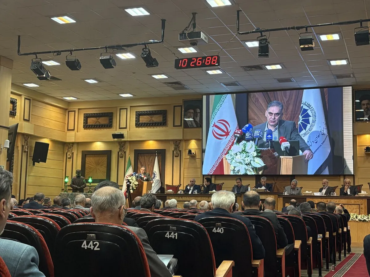 اصلاح قانون بازگشت ارز زمانبر است/ سران قوا برای حل مشکلات صادرکنندگان ورود کنند
