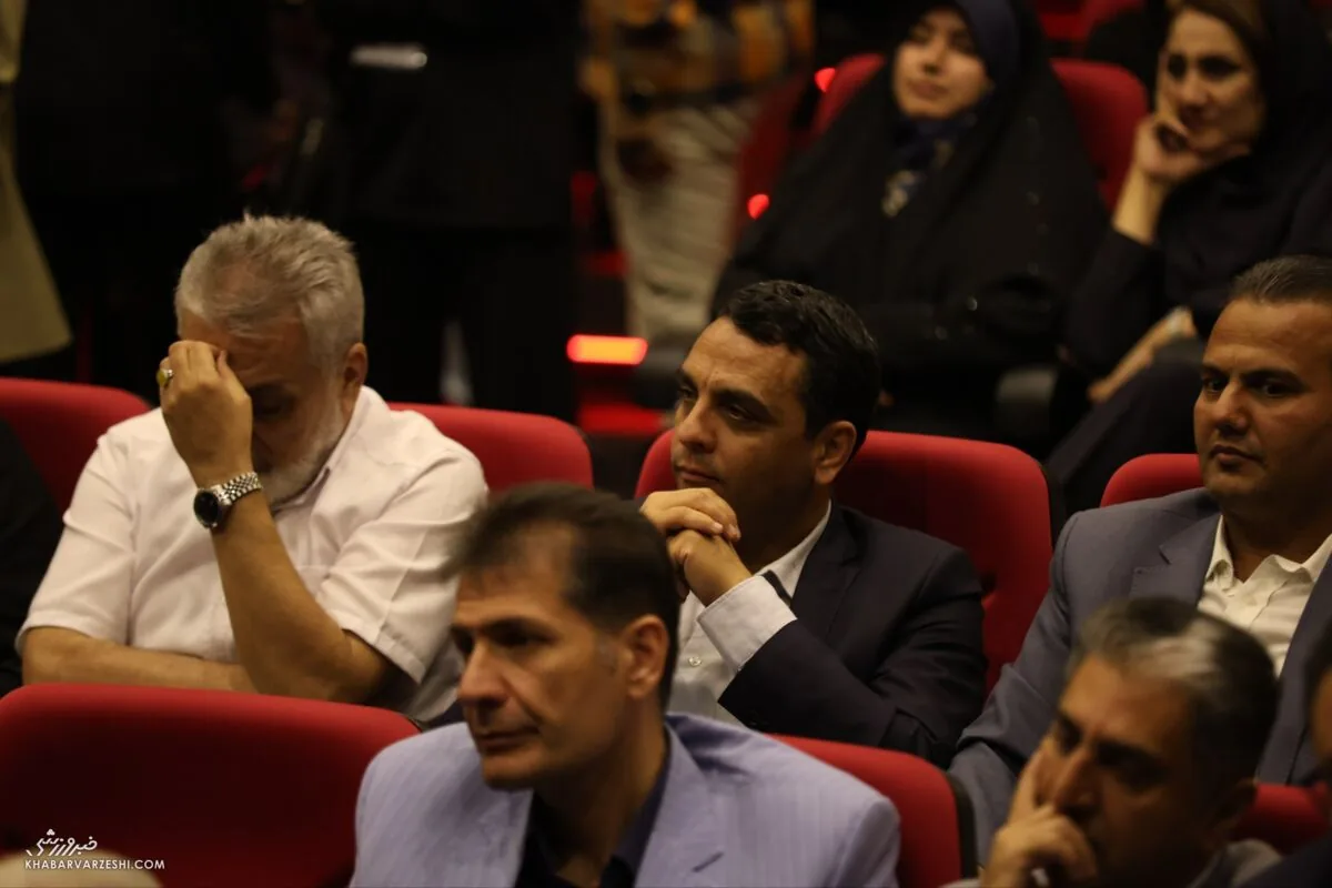 چتجیپیتی هم بررسی کرد/ حق استقلال است که قهرمان اعلام شود