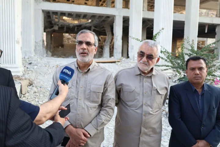جابری انصاری: ملت ایران، رویای دشمنان برای تسلیم کشور را نقش بر آب خواهد کرد