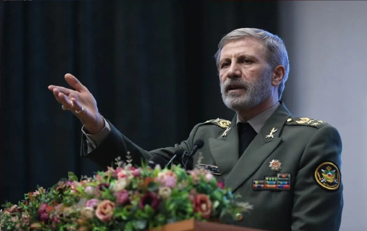 سرلشکر حاتمی: تنگه هرمز بسته خواهد ماند