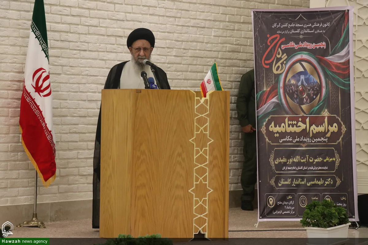 روایت هنرمندان از تاریخ انقلاب باید به نسلهای آینده منتقل شود