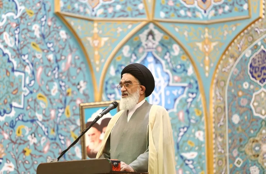 امام جمعه قم: هنگامی که عفاف، حجاب و حیا هدف تهاجم دشمن قرار میگیرد، مرزهای اعتقادی و اخلاقی جامعه در معرض آسیب قرار میگیرد / مسئولان و خانوادهها نباید اجازه بدهند این تهاجم به محیط خانواده، ادارات و اجتماع راه پیدا کند